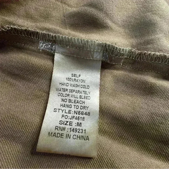 Kori NWT Size Medium Choker Cutout Neck Tunic Unique Tan Fades To Brown - Picture 11 of 12